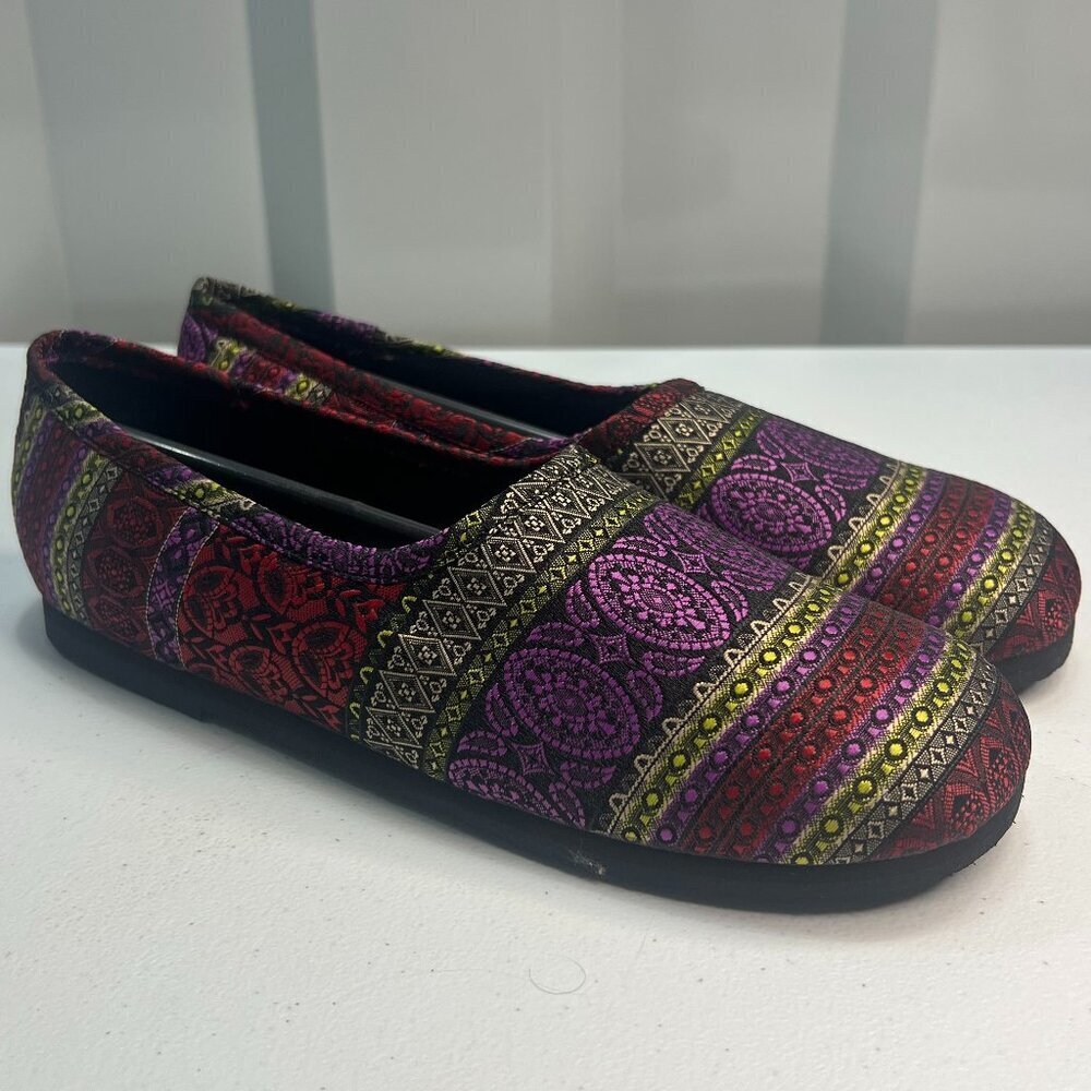 Rampage Super Boho Slip On Multicolored Flats Size‎ 7.5M NIB Bohemian Purple Red
